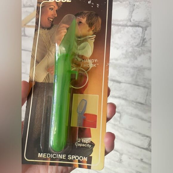 VINTAGE New In Original Packaging EZY Dose Medicine Spoon - Picture 2 of 6